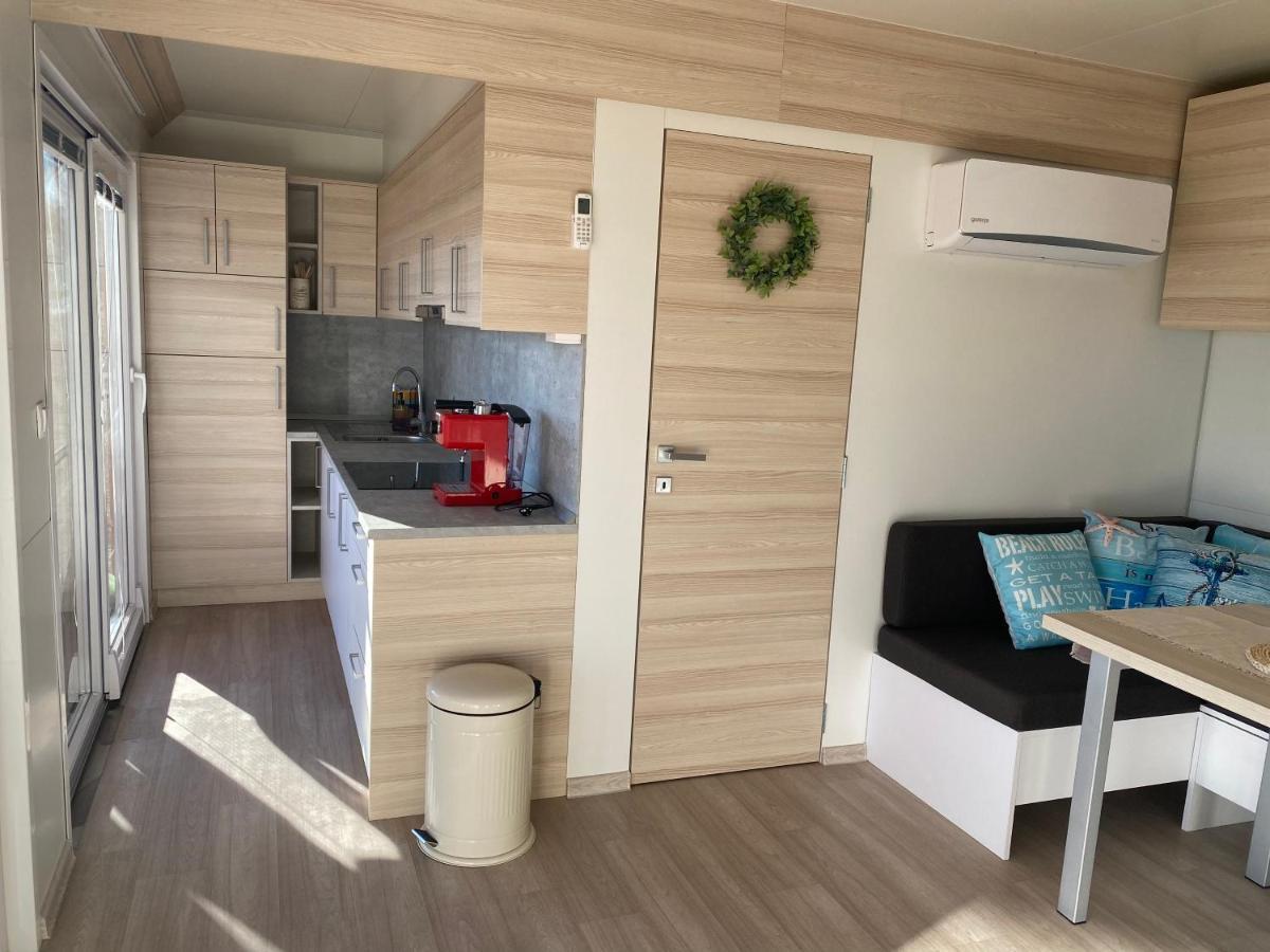 Amore Del Mare, Seaside Family Pace, Free Parking And Wifi In Camp Dalmatino Drage Exterior photo