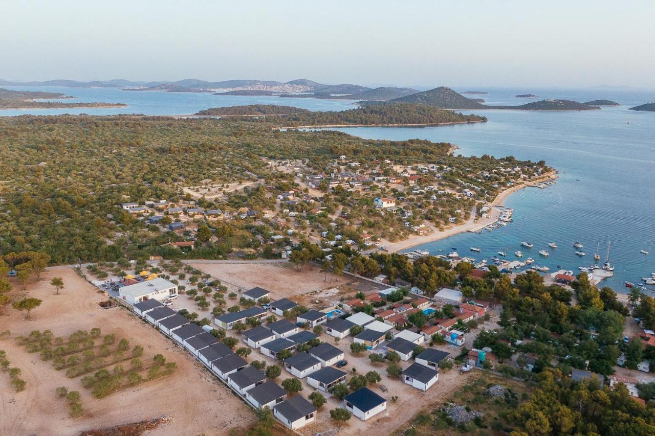 Amore Del Mare, Seaside Family Pace, Free Parking And Wifi In Camp Dalmatino Drage Exterior photo